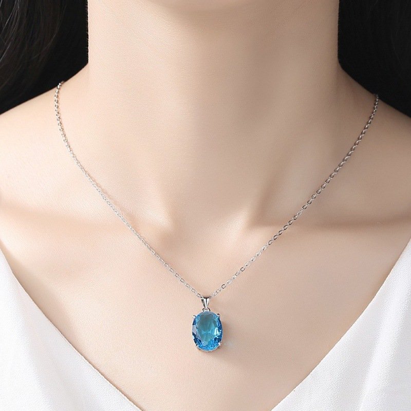 Aquamarine Swiss Blue Topaz Pendant Female 18k Gold Temperament Necklace Lady Clavicle Chain