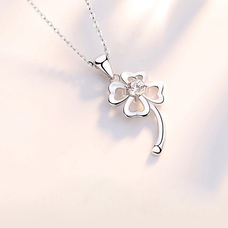 Four Leaf Clover Necklace Silver Clavicle Chain Female Simple Pendant Temperament Jewelry Accessories