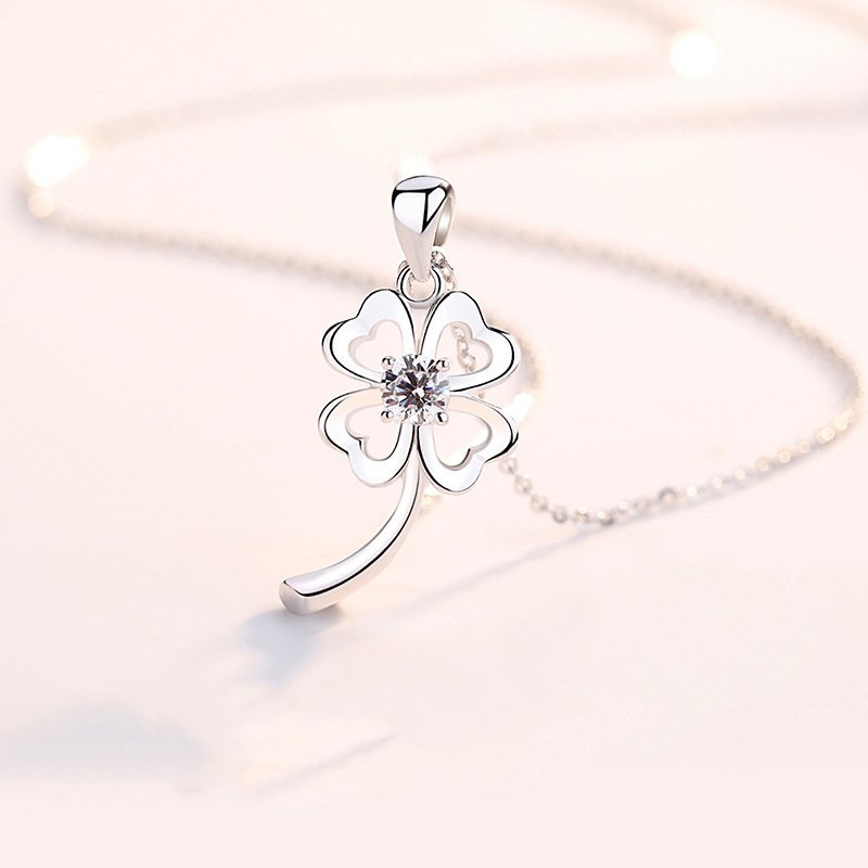 Four Leaf Clover Necklace Silver Clavicle Chain Female Simple Pendant Temperament Jewelry Accessories